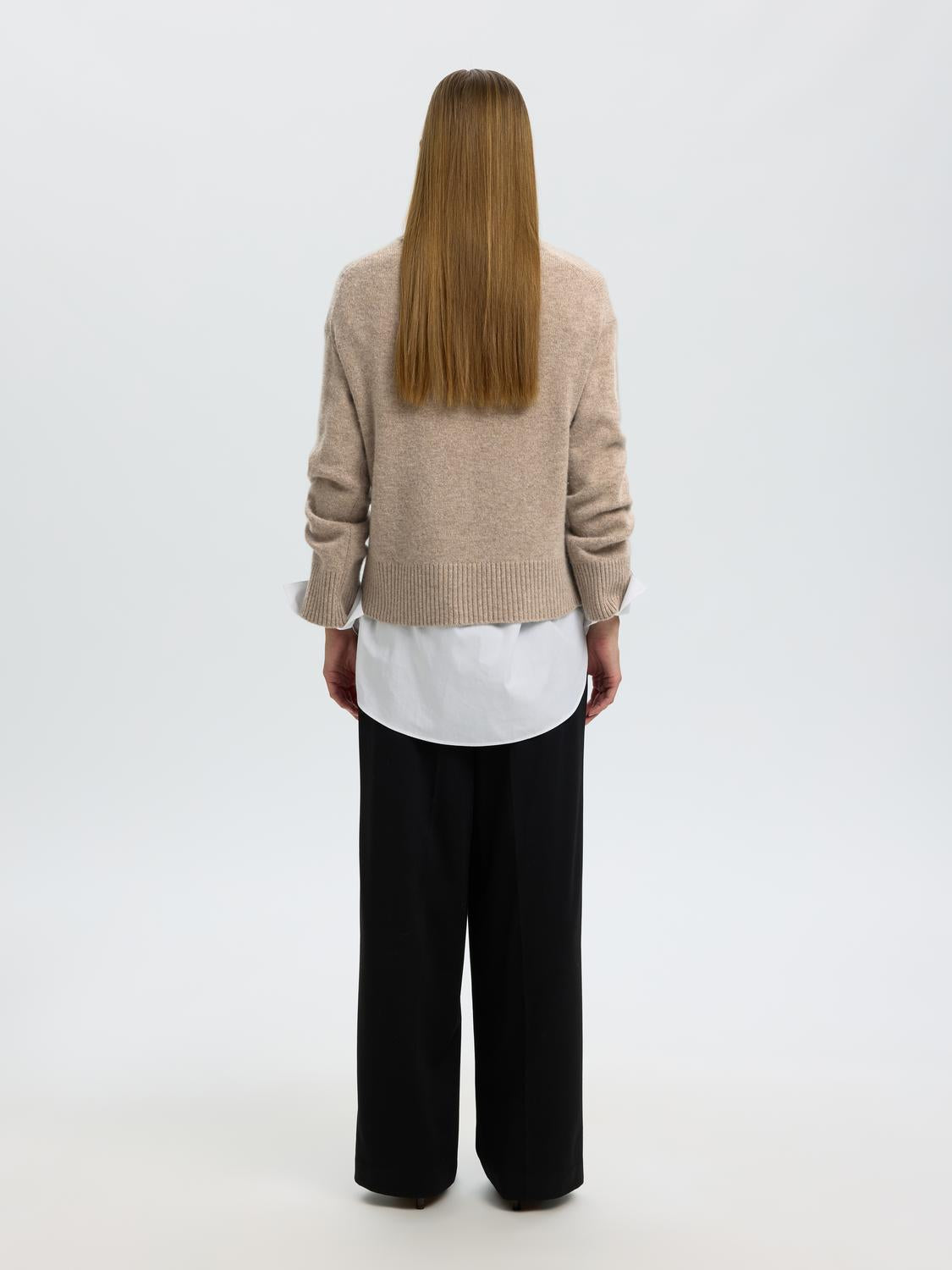 model_shot-back